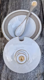 Krus med lock och sked/Vit