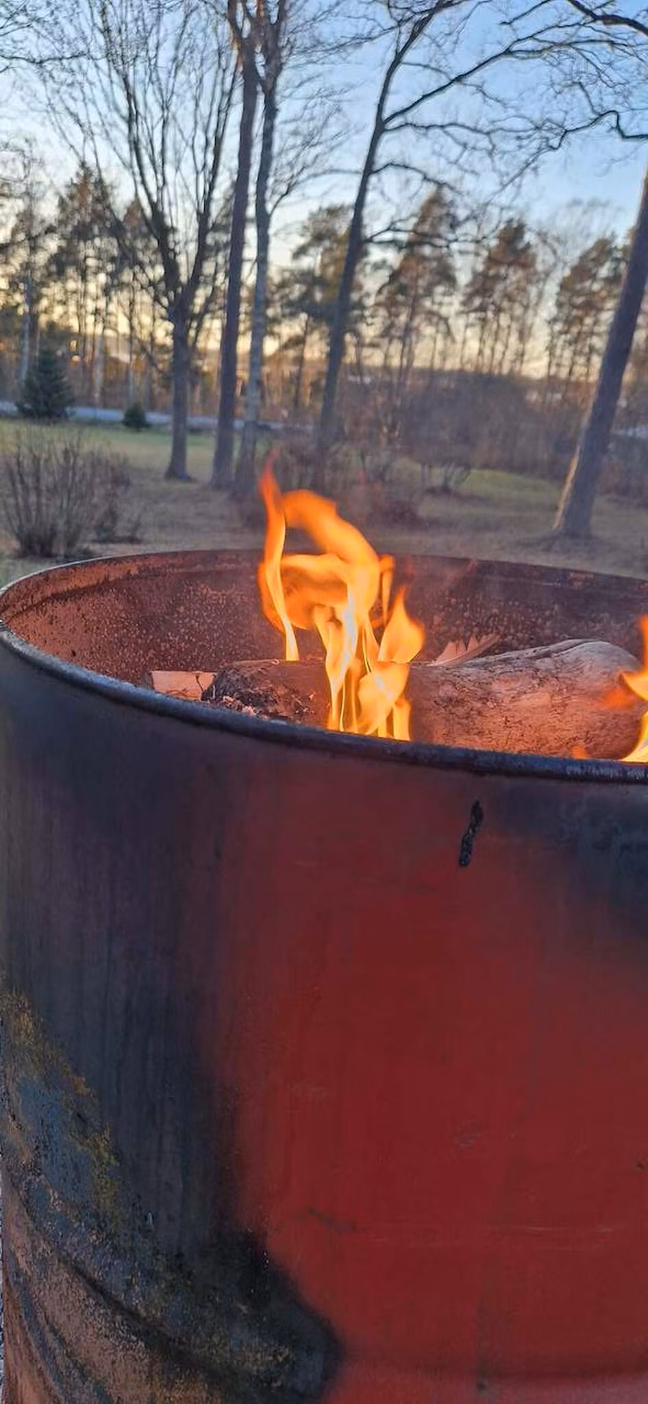 Sågspånsbränd oljelampa