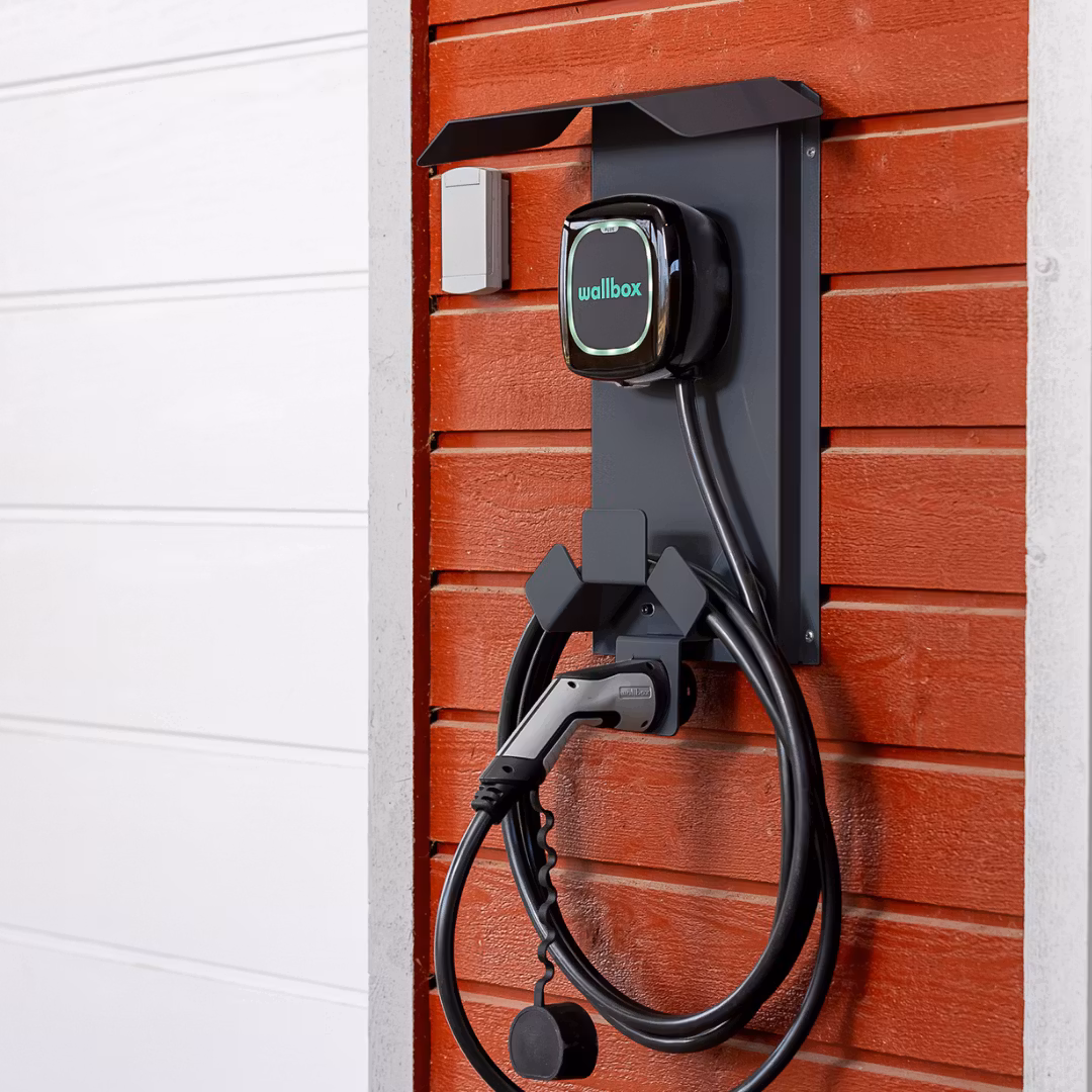 wallbox pulsar plus på væggen