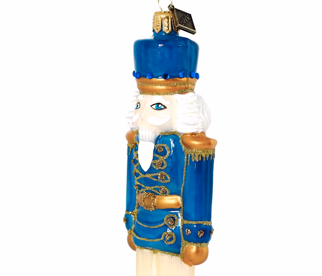 Nøtteknekkern i full galla, 17cm hånddekorert glassfigur