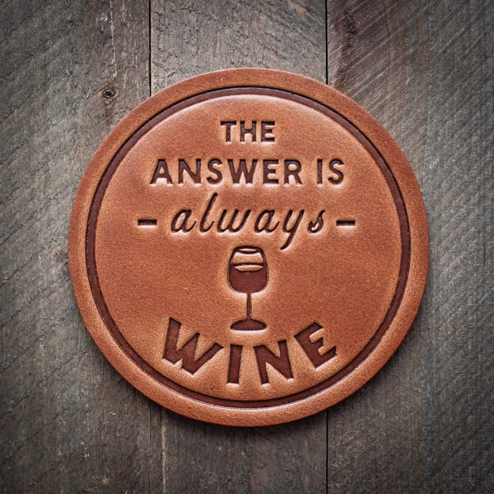 The answer is always wine glassbrikke i skinn, 10 cm