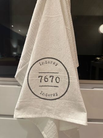 7670 INDERØY, kjøkkenhåndkle 70x48 cm