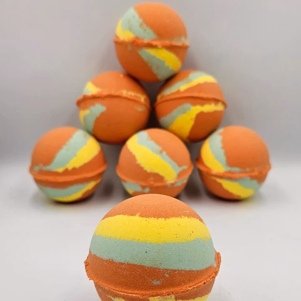 Aventus badebombe med skum. 7 cm.