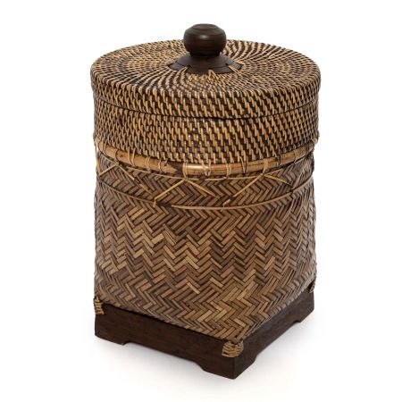 Håndflettet kurv av rattan 27x36cm