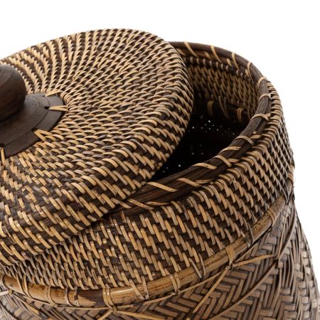 Håndflettet kurv av rattan 27x36cm