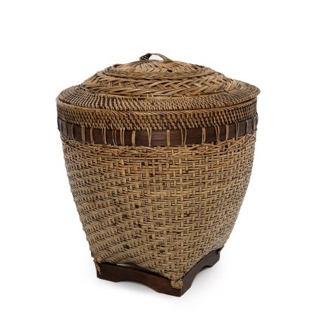 Håndflettet kurv av rattan, to størrelser