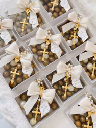 Dekorerad ask med rosary