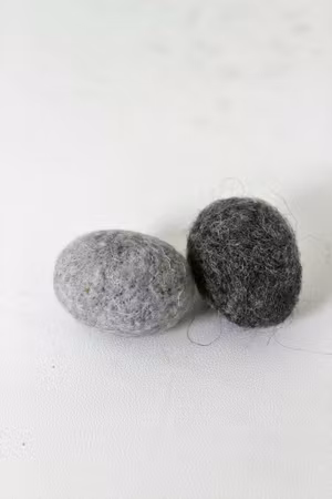 Kit hänge ägg grå