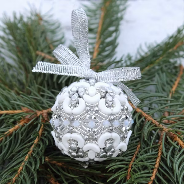 Vit/Silver Poésie Julkula 2025 Kit (MÖNSTER INGÅR)