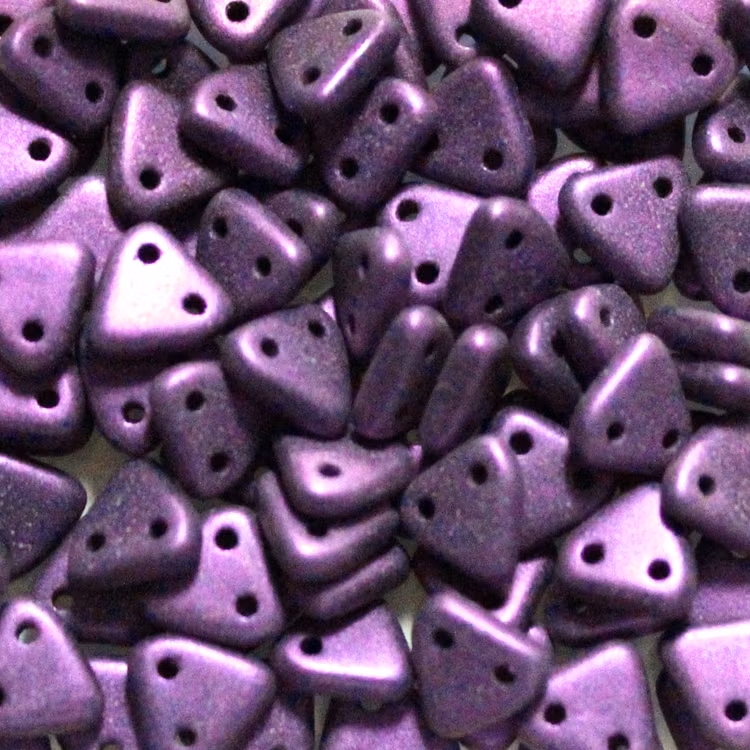 Metallic Suede Purple CzechMates Triangle 10g