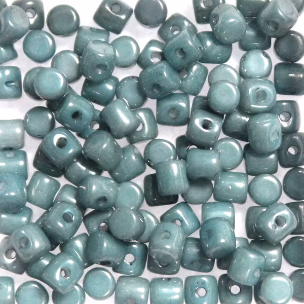 Opaque White Blue Luster Minos 5g