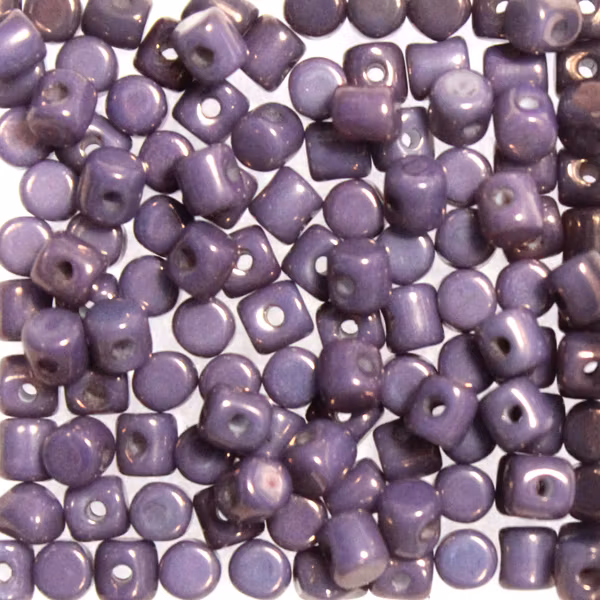 Opaque White Lila Vega Luster Minos 5g