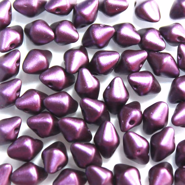 Alabaster Pastel Bordeaux Spiky Button 50st