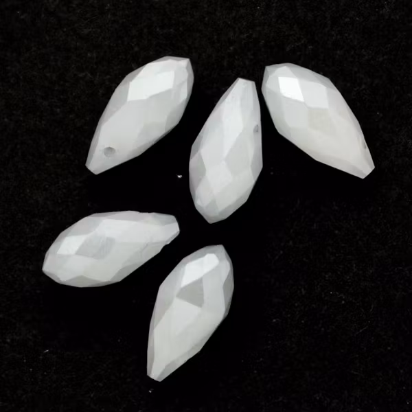 Opal White Blue Luster Droppe Glas 12x6mm 1st