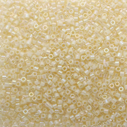 Opaque Cream AB DBS-0157 Delica 15/0 2,5g