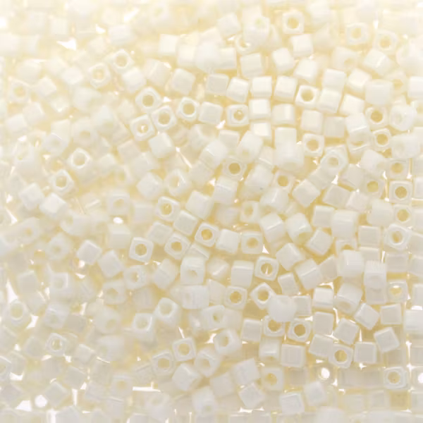 Opaque Light Cream Luster SB18-0421 Miyuki 1,8mm Cube 10g