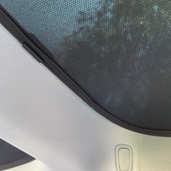 Aurinkosuoja katolle, 2 osaa - Tesla Model 3