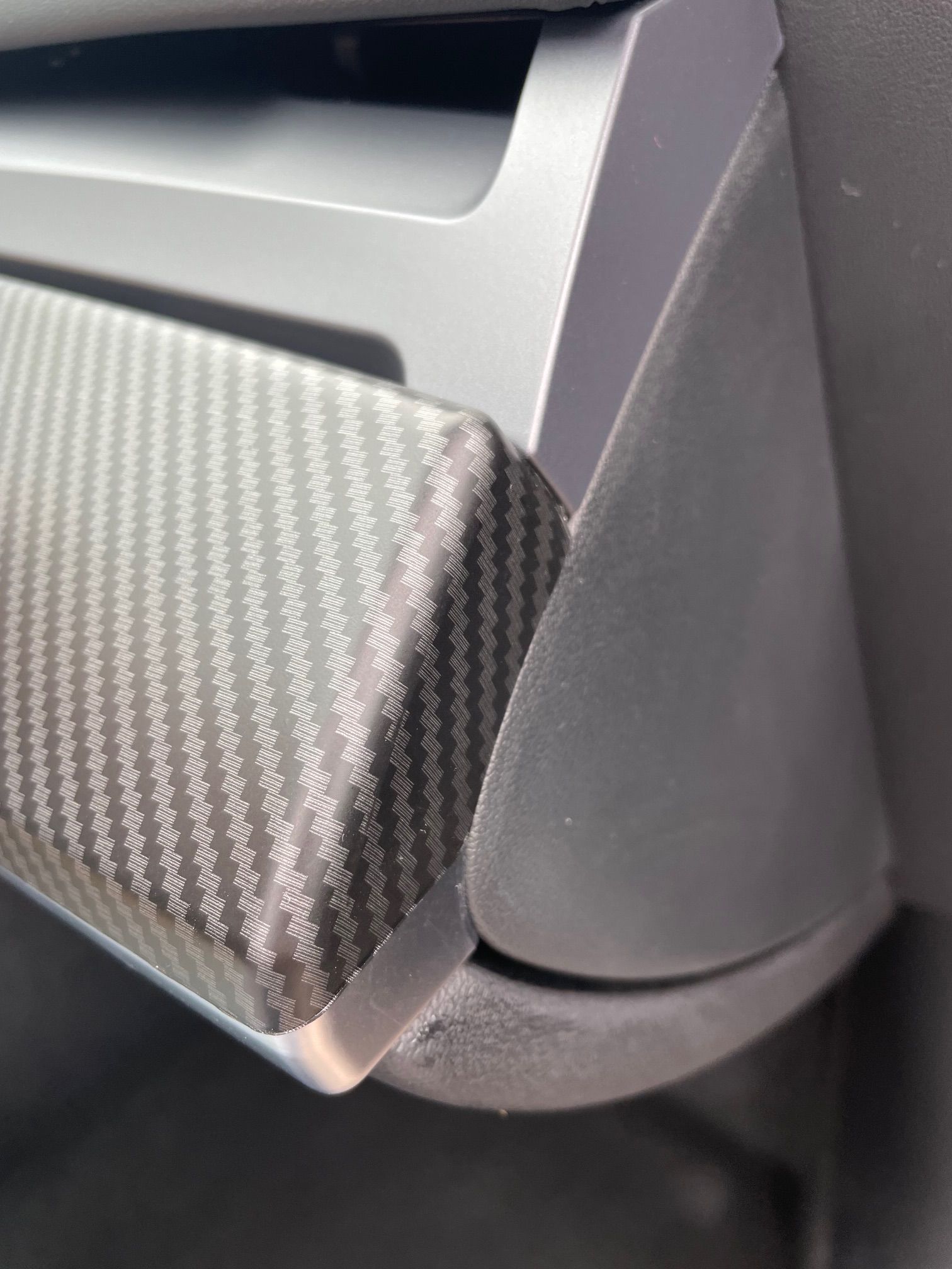 Kojelaudan paneelit (2 kpl) , matta hiilikuitu - Tesla Model 3 2021/Y