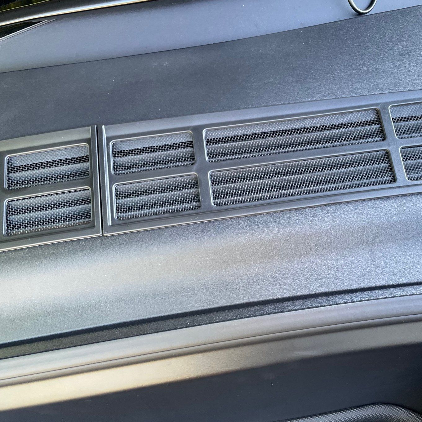 Hyönteisverkko ilmanottoaukkoon - Tesla Model Y