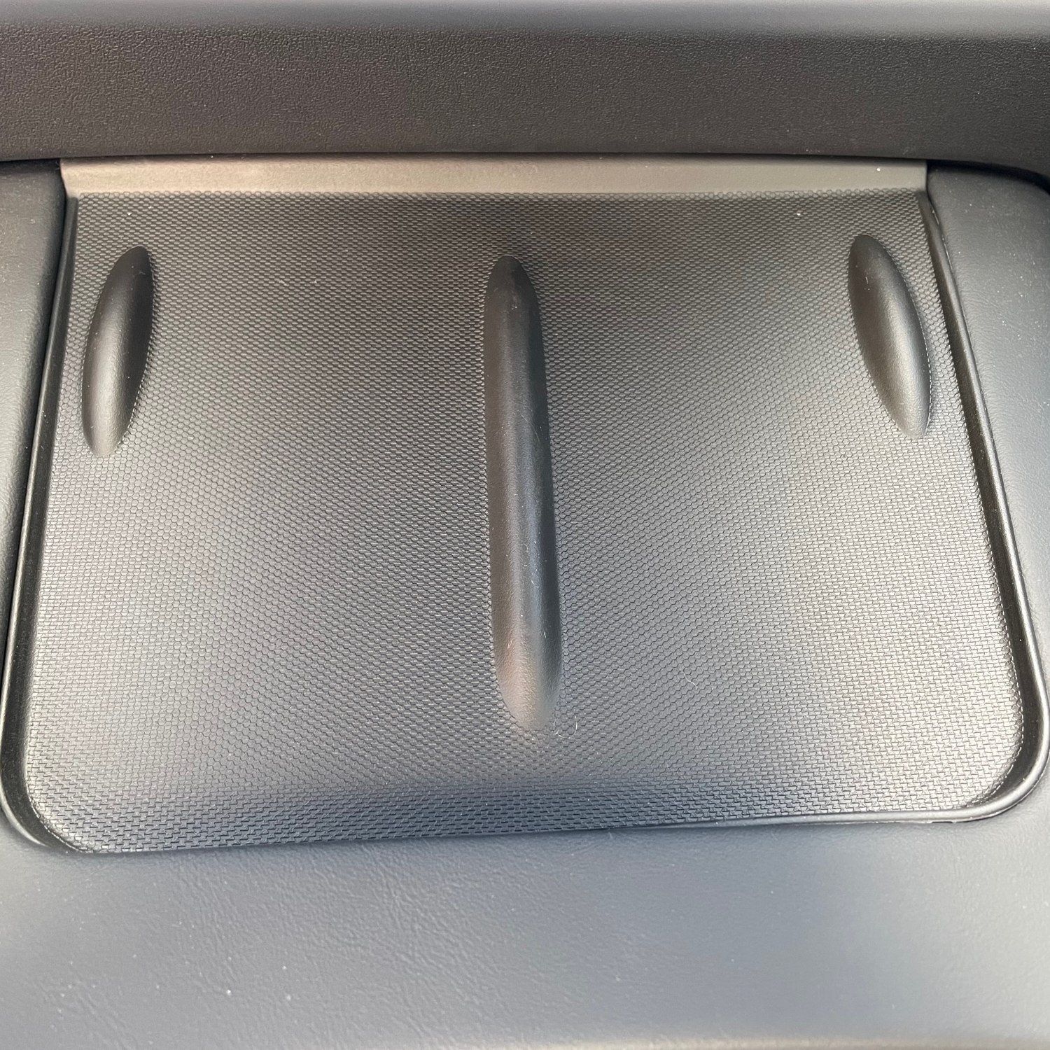 TPE-tyyny mobiililaturiin - Tesla Model 3 2021/Y