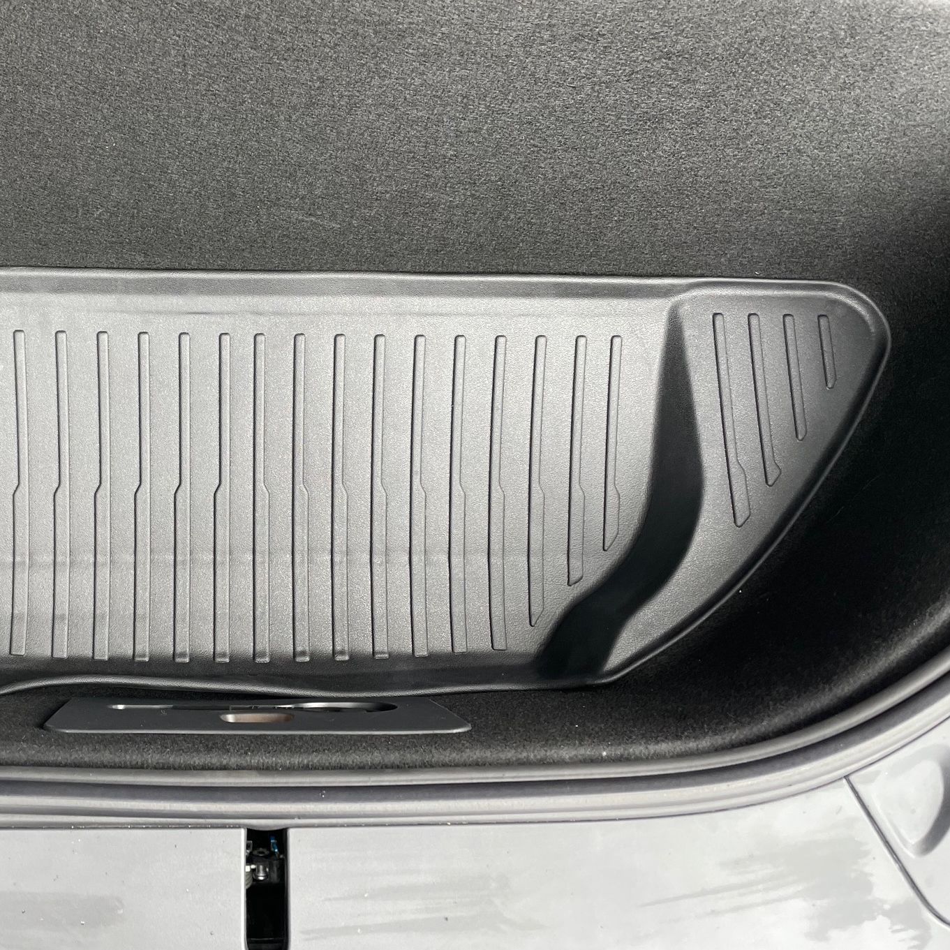 Etukontin matto TPE - Tesla Model X 2021+