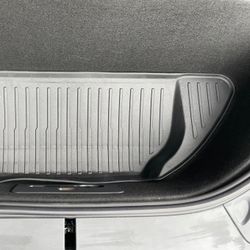 Etukontin matto TPE - Tesla Model X 2021+