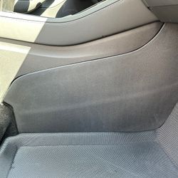 Sivusuojat, TPE, keskikonsoliin - Tesla Model Y
