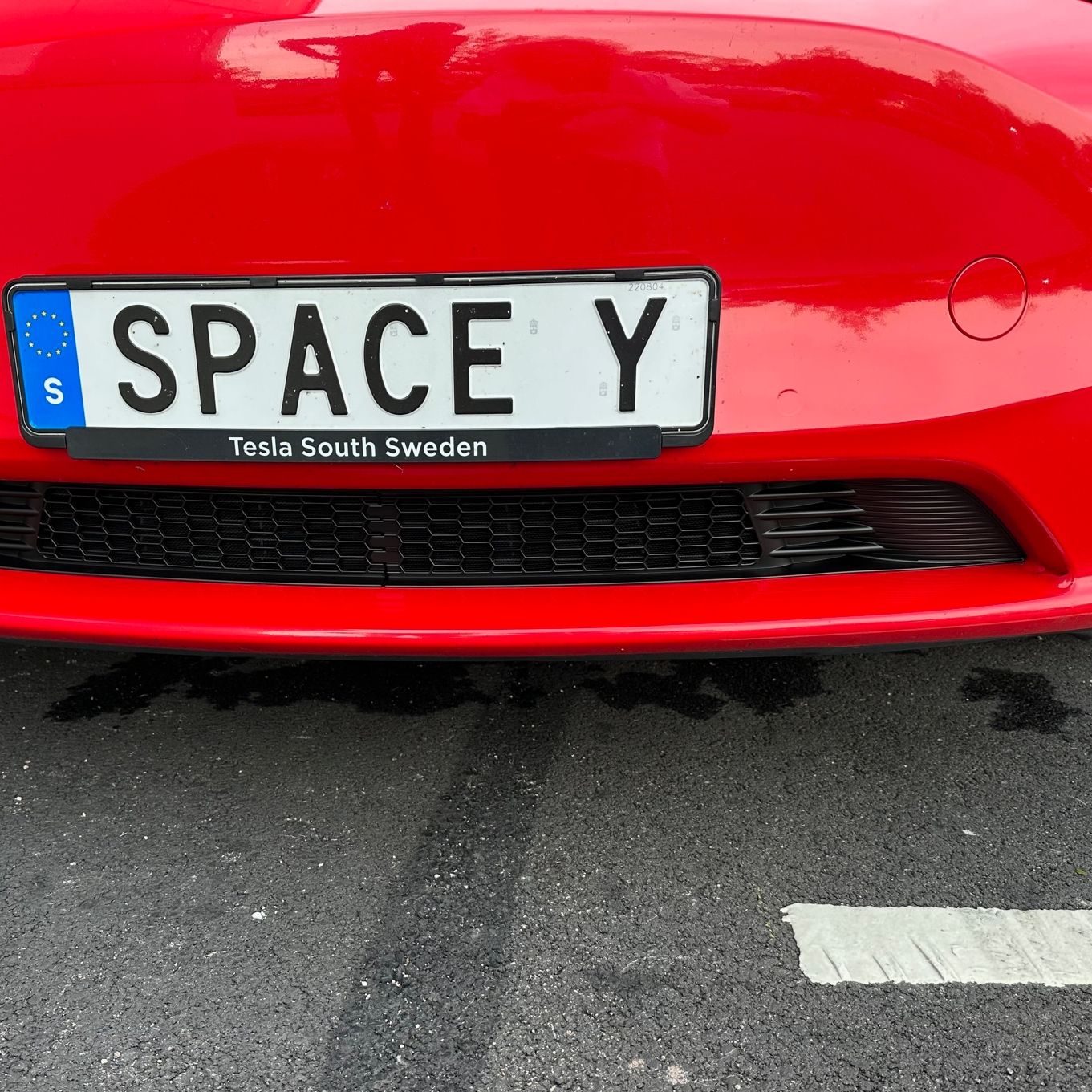 Etuosan ilmanottosuoja - Tesla Model Y