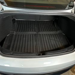 Tavaratilanmatto TPE - Tesla Model 3 Highland