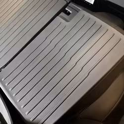Suoja takaistuimen selkänojan taustalle, TPE-materiaali, nano-kuvioitu - Tesla Model 3 Highland