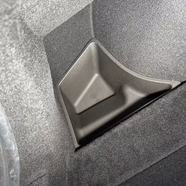 Säilytyslokerot ja kannet tavaratilaan – Tesla Model 3 Highland