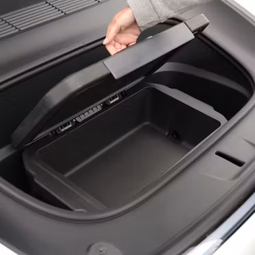 Jääkaappi – Tesla Model 3 / Y