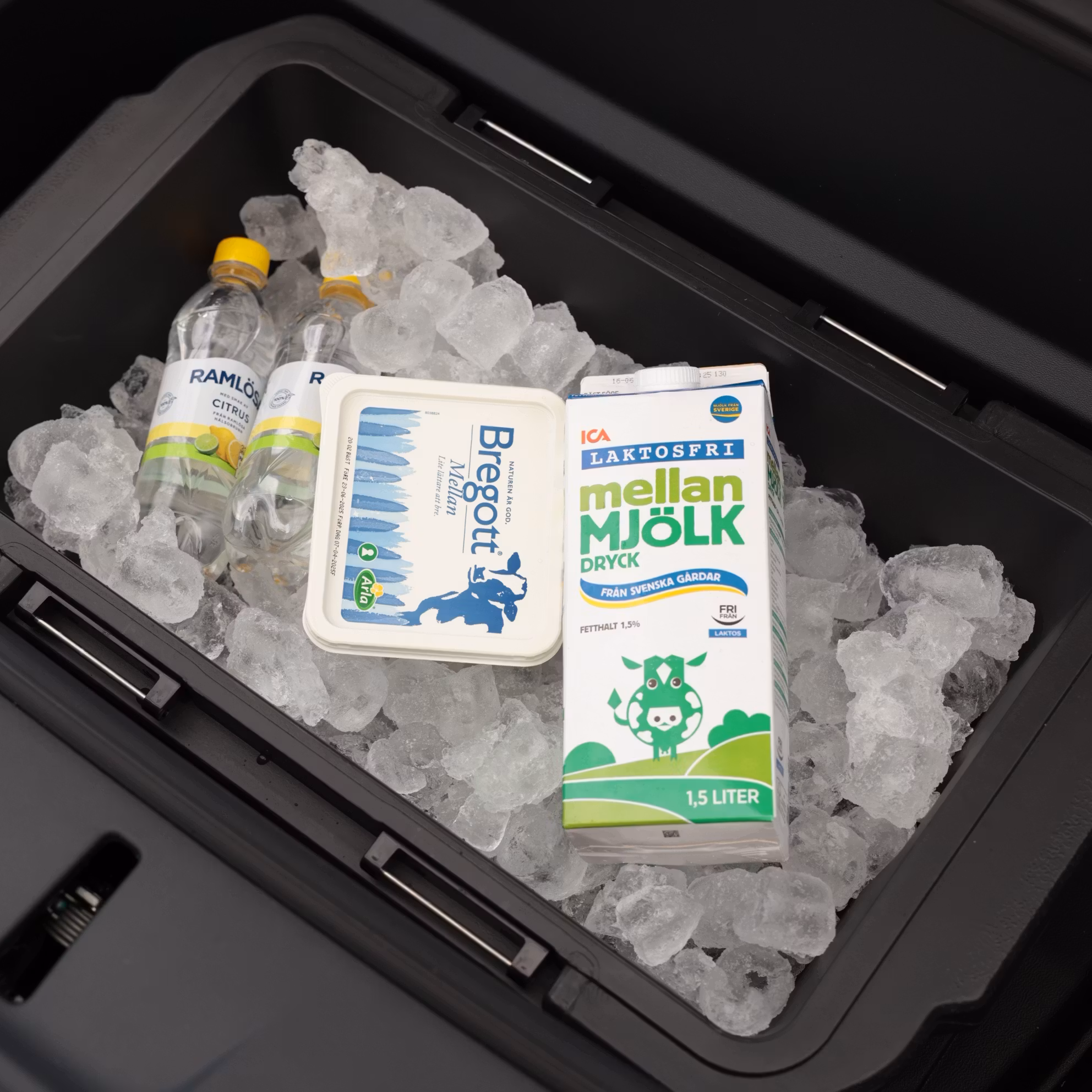 Jääkaappi – Tesla Model 3 / Y