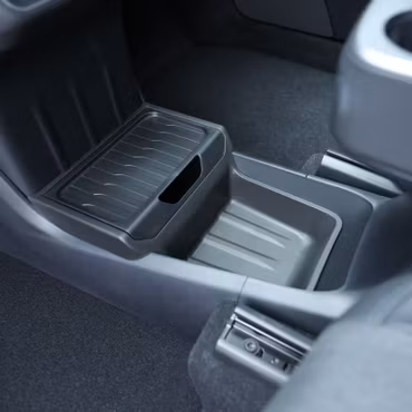 Säilytyslokero keskikonsolin tilalle – Tesla Model Y Juniper RWD