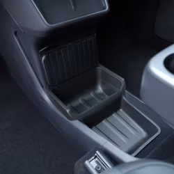 Säilytyslokero keskikonsolin tilalle – Tesla Model Y Juniper RWD