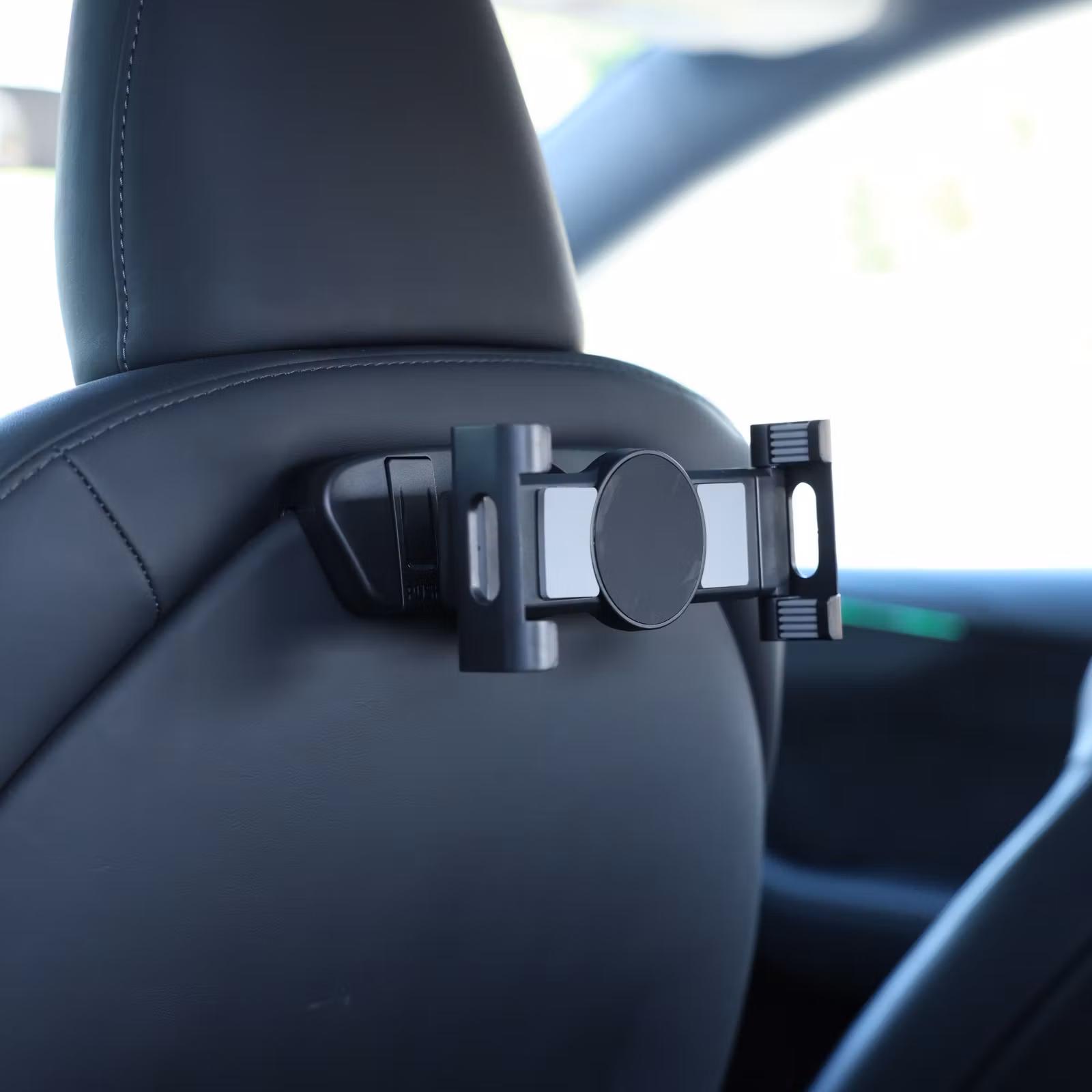 Magneettinen teline tabletille ja puhelimelle – Tesla Model 3/Y