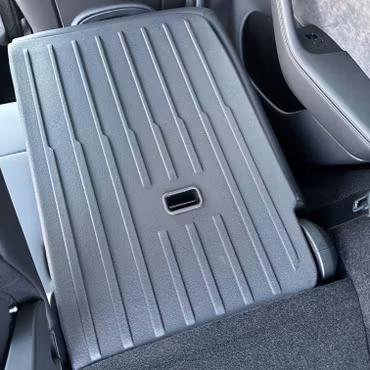 TPE-matot/suojat takaistuinten selkänojiin – Tesla Model Y Juniper