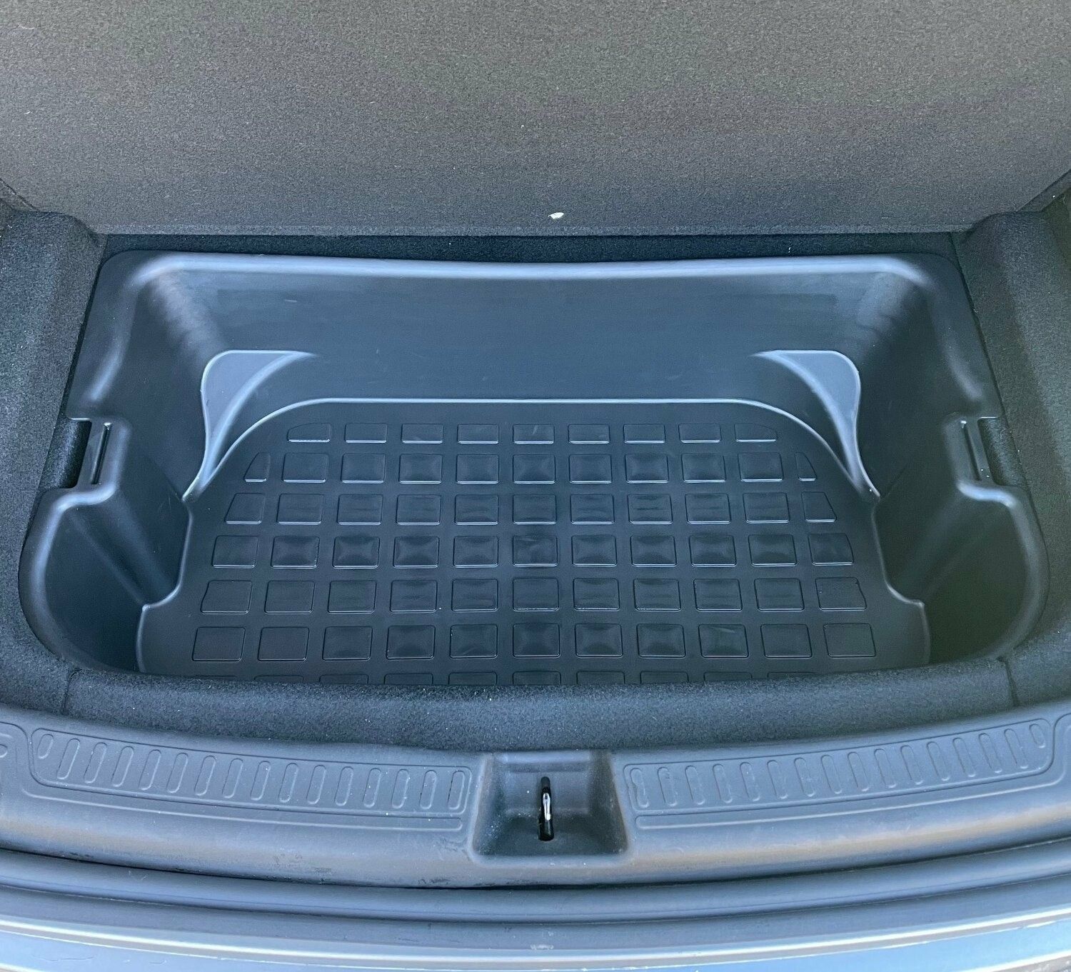 Tavaratilan säilytyslaatikot - Tesla Model Y