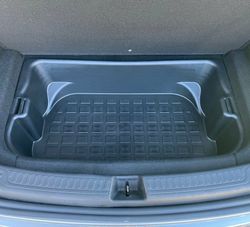 Tavaratilan säilytyslaatikot - Tesla Model Y