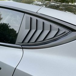 Takalasi paneelit mattahiilikuitua - Tesla Model Y