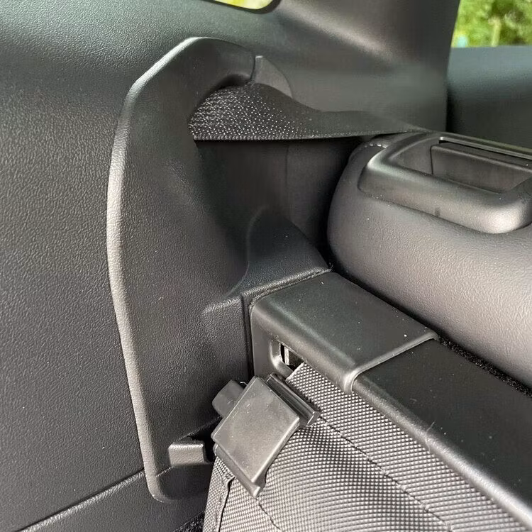 Tavaratilan yksityisyys suoja - Tesla Model Y