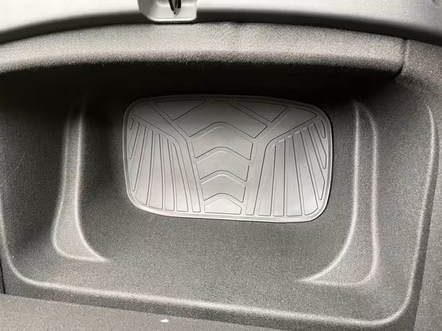 Etukontin kumimatto - Tesla Model Y