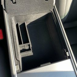 Käsinojan säilytyskotelo - Tesla Model 3 2021 / Y