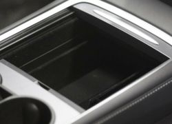 Säilytyslaatikko keskikonsoliin - Tesla Model 3 2021 / Y