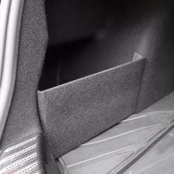 Tavaratilan jakaja - Tesla Model 3