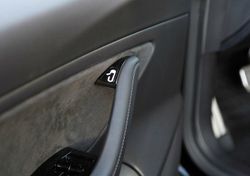 Ovisymbolit - tarrat - Tesla Model 3