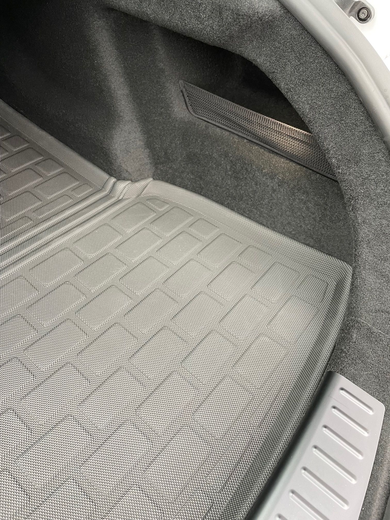 Tavaratilanmatto XPE - kuviollinen - Tesla Model S 2021+