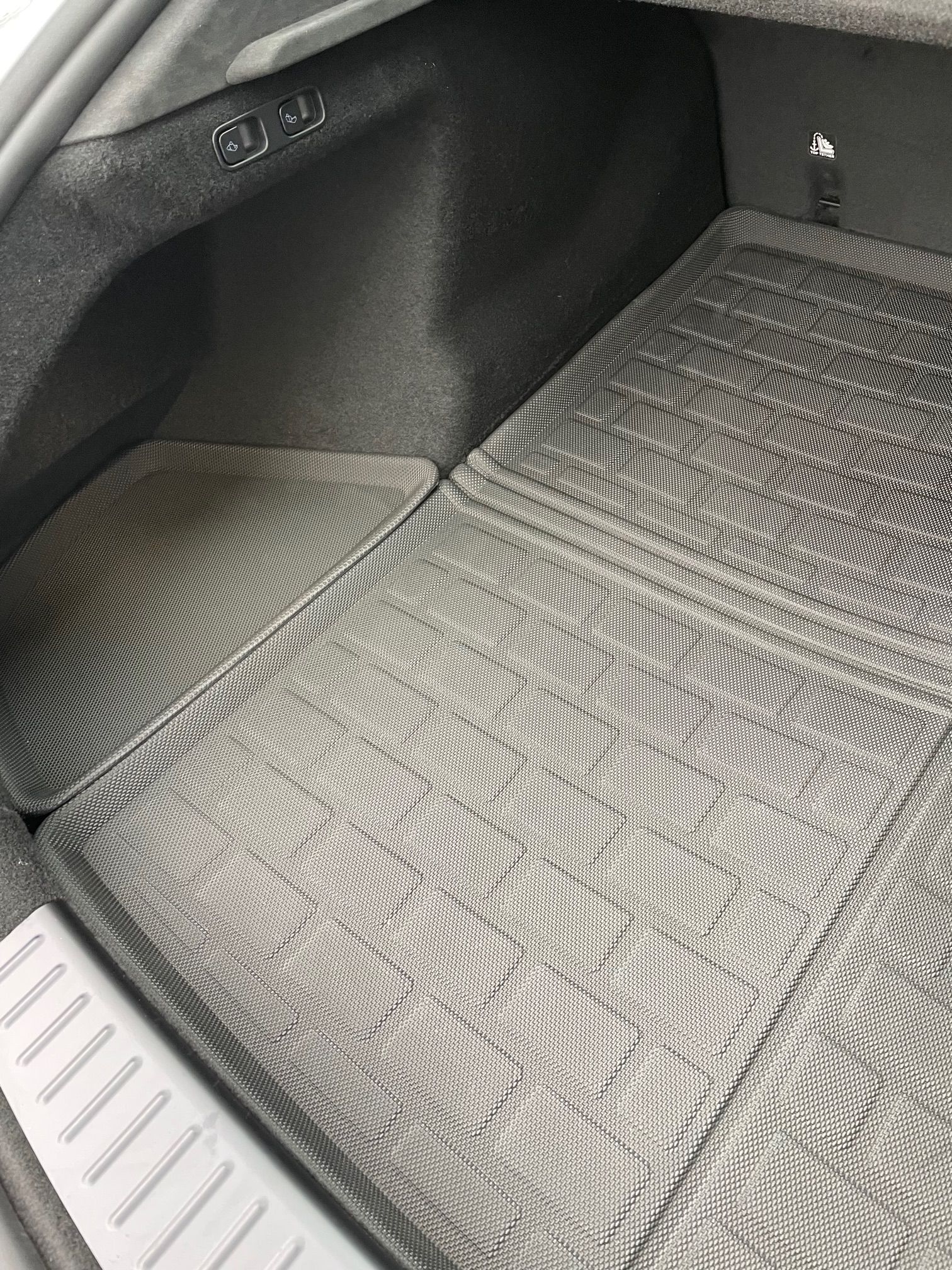 Tavaratilanmatto XPE - kuviollinen - Tesla Model S 2021+