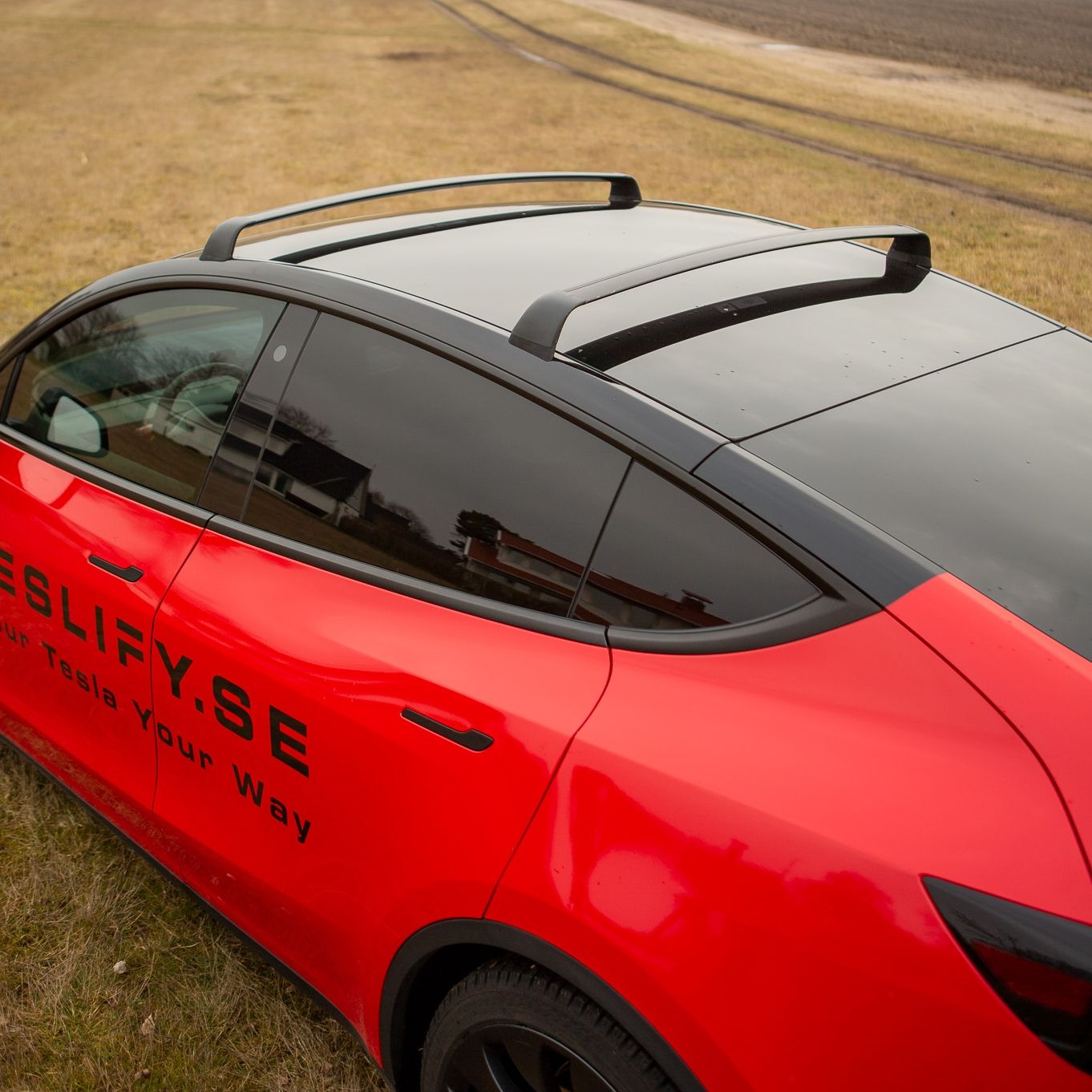 Kattoteline - Tesla Model Y