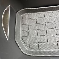 Etukontin matto - Tesla Model Y